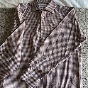 Men’s fitted plaid button down